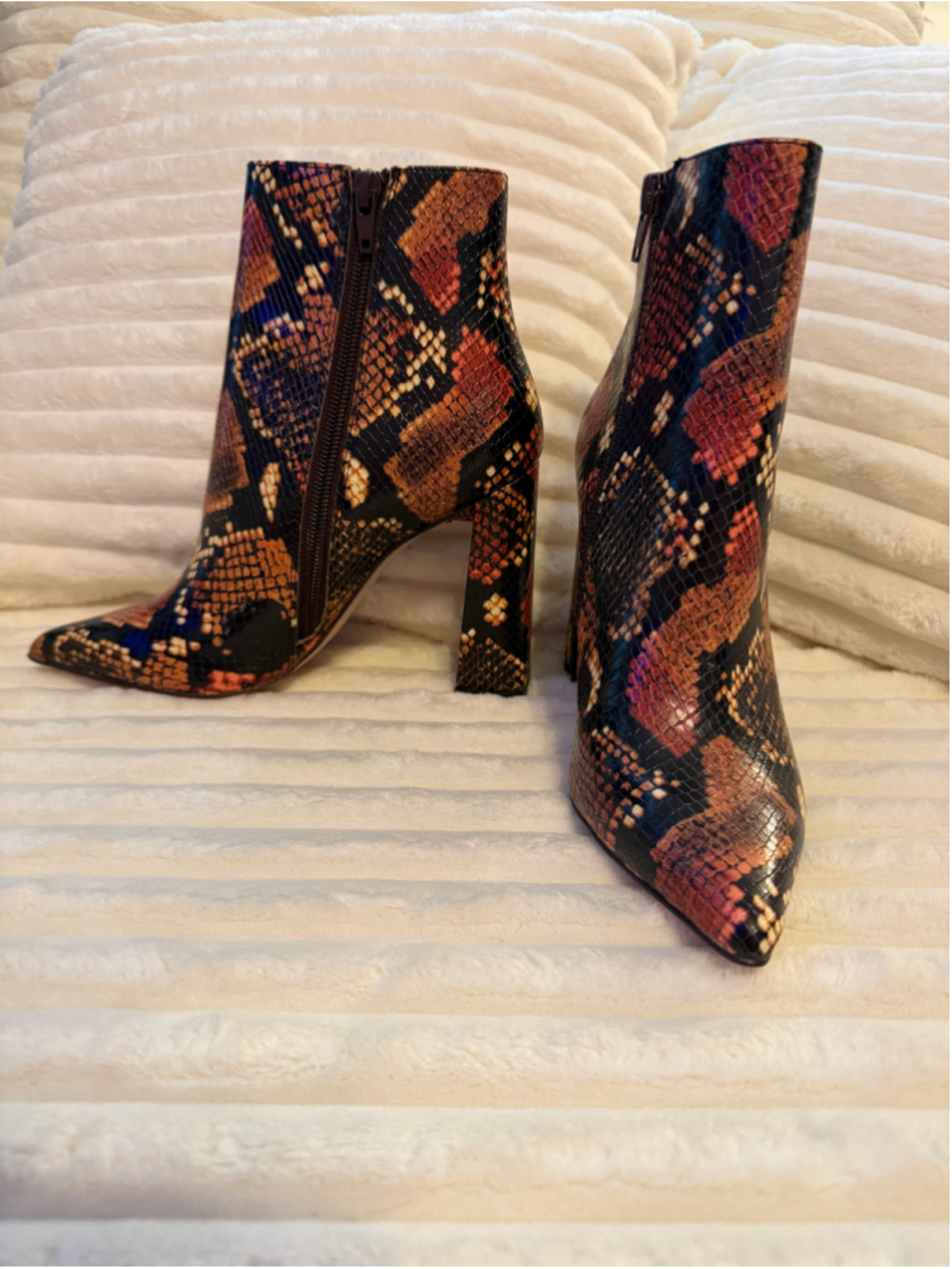 Women's Steve Madden Multi Color Snake Print Ankle Boots Size 6.5 Brown Black - Picture 2 of 7